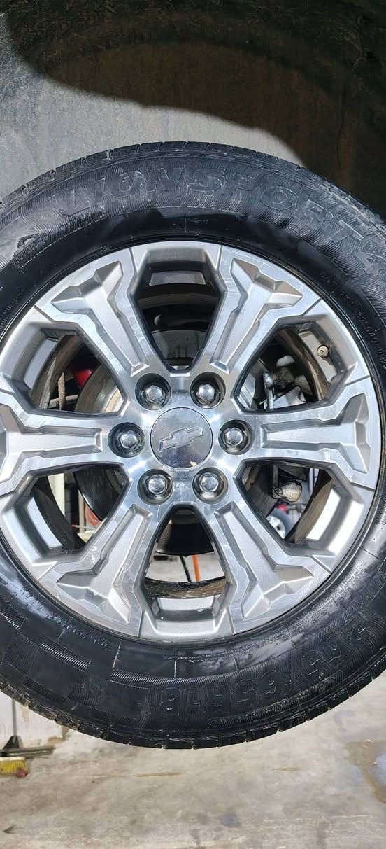 تخم ويل وتخم تاير تايلندي انتاج 25 وحساساتهن كاملات جيب وشد ***********
