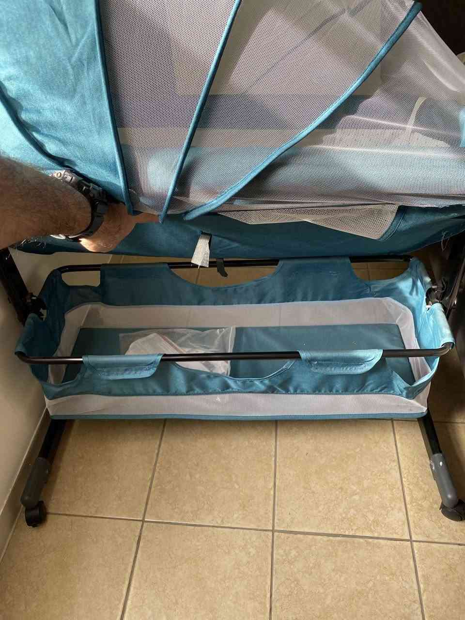 للبيع كاروك
هزاز +متحرك مع الدوشك
وينفتح يصير مع مستوى جربايه الام 
٣٠ الف
***********
