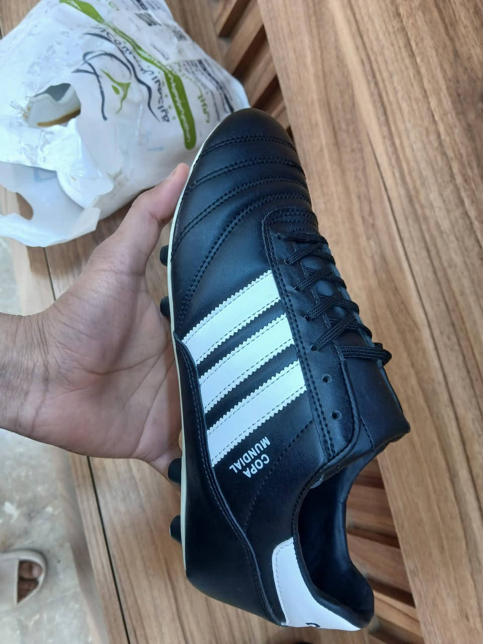 كدام عينك اصلي مال امزون خفيف واحد ع واحد ستدد +ترتان
الاسود ٤٥
الابيض ٣٥
 ***********
توصيل عليه
