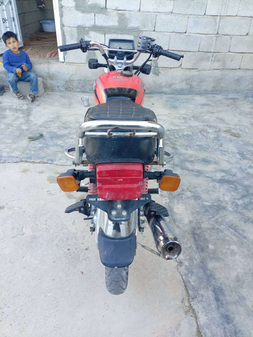 دراجه سيفان ختم سولنك موديل 2022 محرك بلادي مامفتوح)( تشغيل نكره سلف وهندر وكهربائيات شغاله)(أوراق اصوليه كرتونيه كامله) السعر (425)وبيها مجال حك الجيه لاتصال *********** خاص ما جاوب الشراي يتصل السكن ديالى( ناحيه كنعان)
