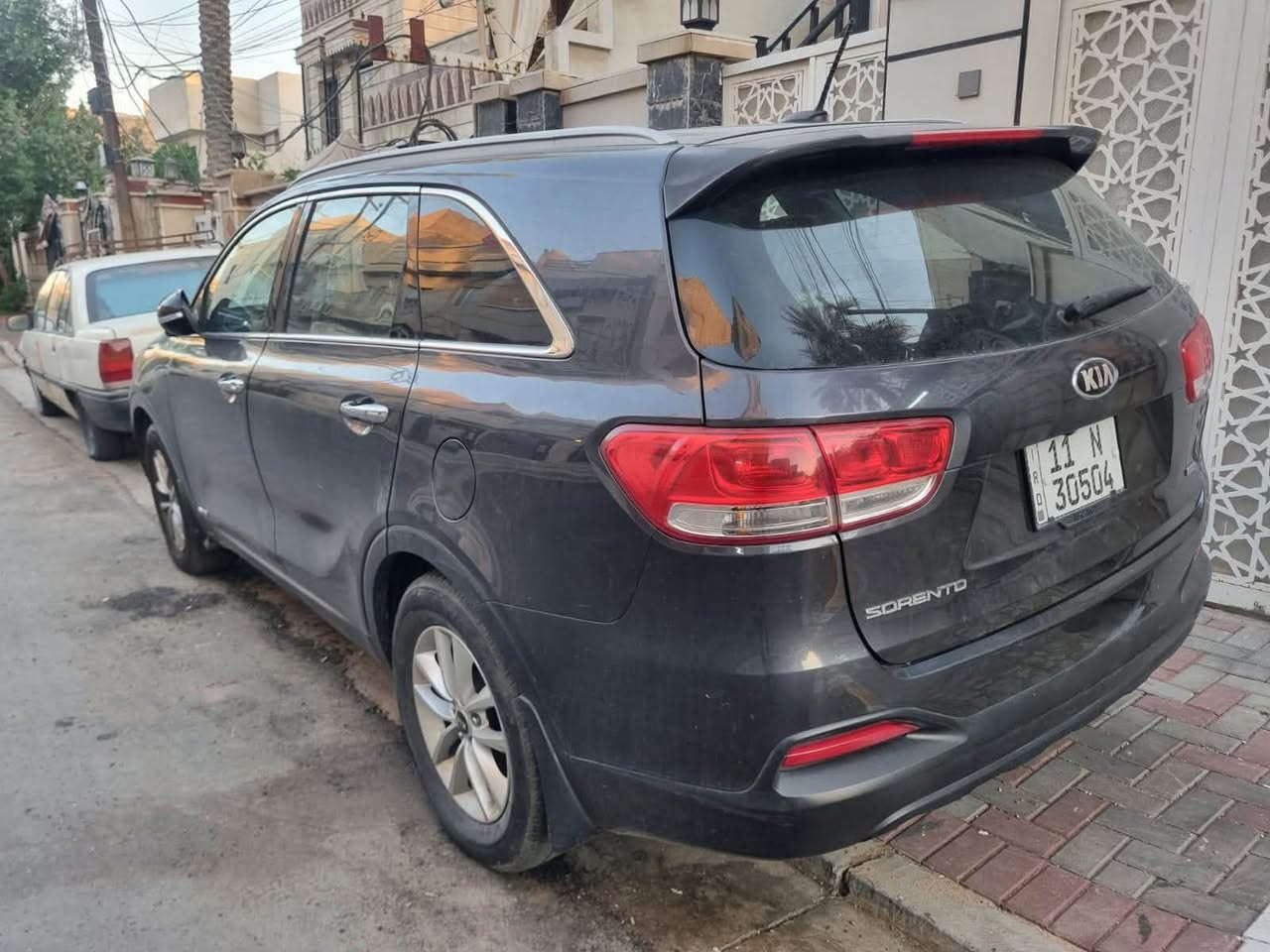 السلام عليكم سورنتو ٢٠١٧ جديده ماشيه ٩١ ضربتها بس بنيد والجاملغ مصبوغ بدون دواخل شرط الفحص مواصفات تحكم ستيرن فول شاشه كامره دواره مانع انزلاق نضام ايكو وسبورت تبريد ثلج وتبريد خلفي وداخلها كله جديد السعر ١٤٧ وبيهه مجال مكاني الكاظميه للإستفسار ***********
