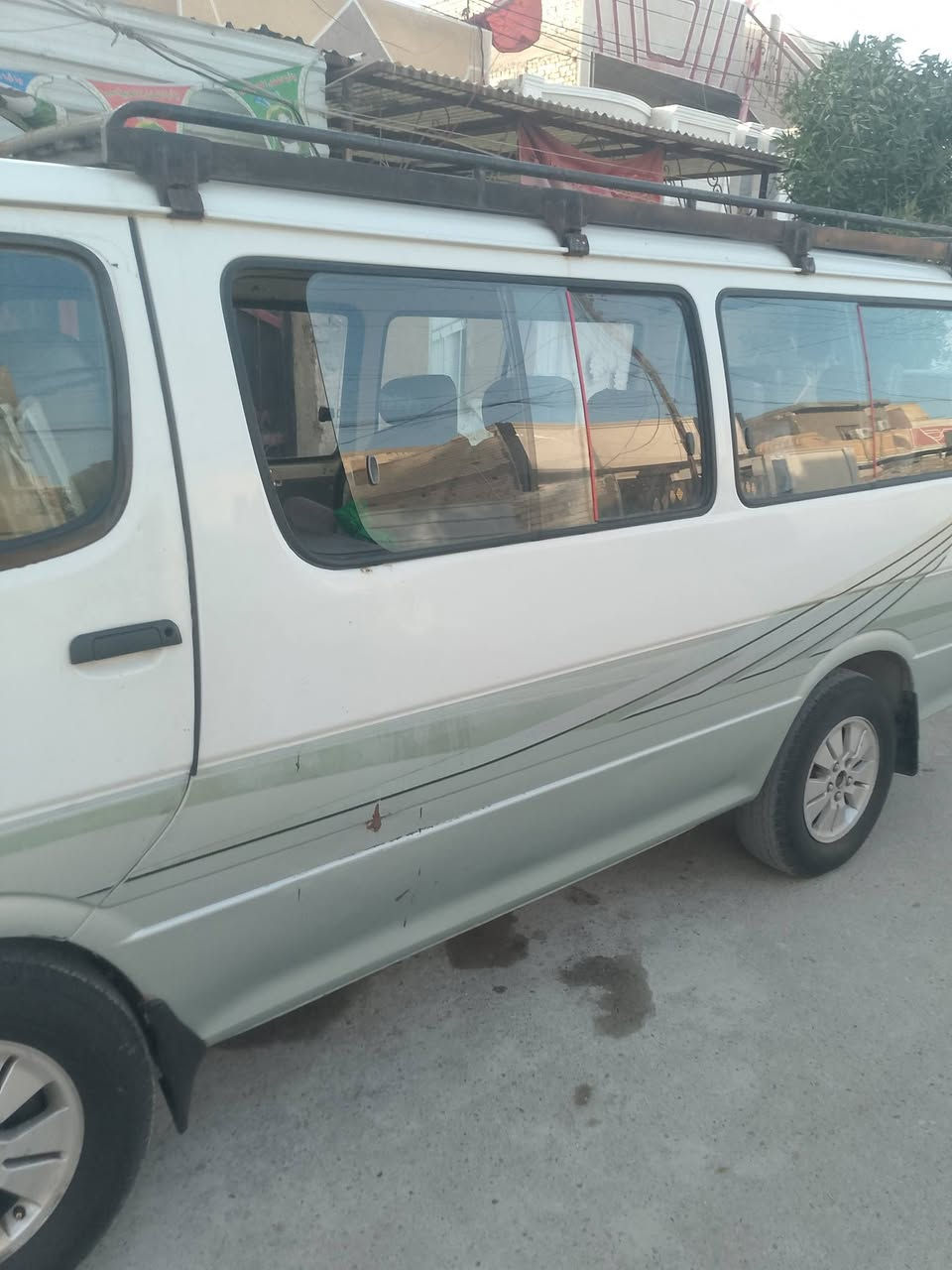 السلام عليكم اعيد النشر لئن هواي كالو اجي ومااجو مستعجل على بيعتها
جم بي فتون 2010محرك كير اكسن مكفولات بس صدرها نص عمر مراوس تكسي ***********رقمي بي واتساب
