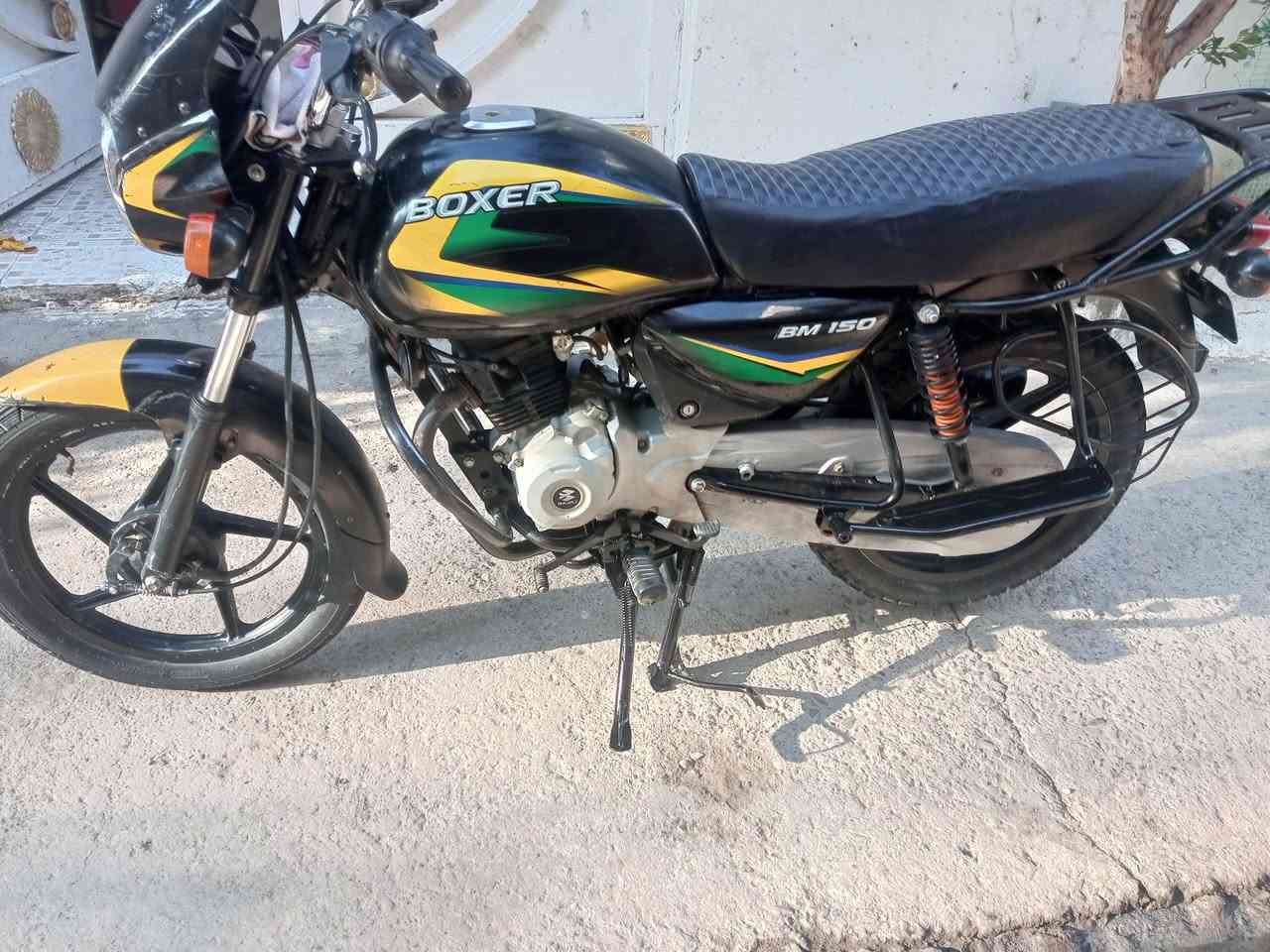 بوكسر موديل 20 نكره سلف باتري جديد ...للعلم بيه دخانه اوبيه طعجه
بلتانكي من الصفحه اليمنه ...الجهال وكعوهه.. أوراقه أصولية اب 700بيه مجال ...المكان بعقوبة المركز......هاذا رقمي ***********
