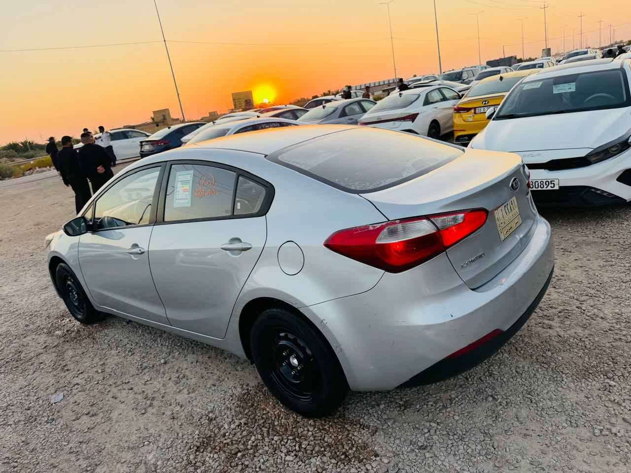 كيا سيراتو موديل ٢٠١٥ مرقم مثنى حره مداور
السياره مكفوله من الصبغ والتبديل والفتح 
فقط بارد في الجوملغ الامامي مع ربع باب 
جاهزه من كل شي 
السعر ١١٠ 
مكان السياره بالرميثه 
للبيع أو المراوس 
للاتصال واتساب واتصال 
*********** Honolulu, HI
