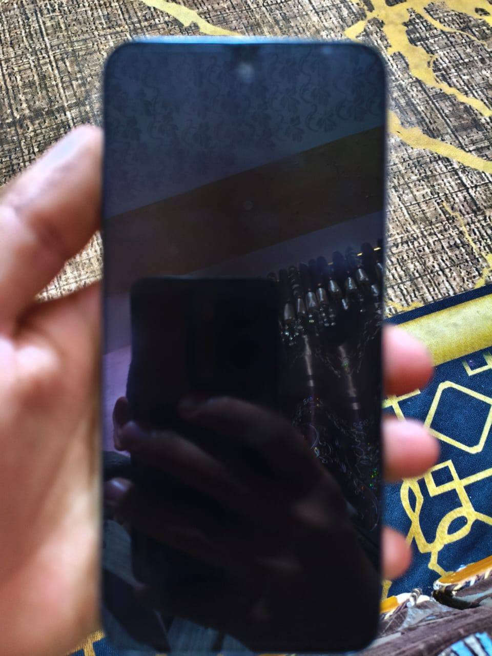 السلام عليكم مبايل البيع مكفول من الشخط والكسر مبايل جديد حيل استعمال 15يوم ذكره 256العشوائيه 8السعر 160وبيه مجال قليل الانتصال عل رقم ***********العنوان بلد تقاطع السعود
