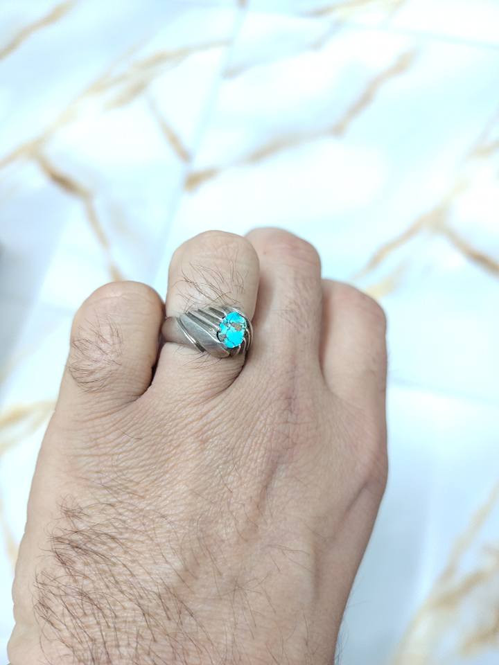 جمال وروعة النيشابوري النواعم فضة ٩٢٥ 🩵🍒 مختومة شغل مزخرف ولا اروع معروض للبيع بسعر جدا مناسب ٥٠ ثقيلة الفضة مكاني كربلاء يوجد توصيل لجميع المحافظات واتساب *********** / *********** 🍒💙🍒🩵🍒💙🍒🩵🍒 كربلاء, العراق
