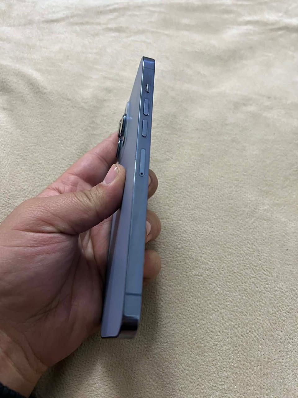 السلام عليكم 13 برو ماكس
ذاكره ((٢٥٦))
بطاريه ((88))
دبل سيم كارت 
لون بحري المرغوب 
الجهاز شرط انظف من الصور اثر خدش ما بي 
انتبه الجهاز فقت الفلاش ما يشتغل  
الجهاز نورمان حصر هوا  
لتواصل *********** او واتساب سعر ((625))
وبي مجال لطيبين ما متواجد عا فيس بيع مستعجل
