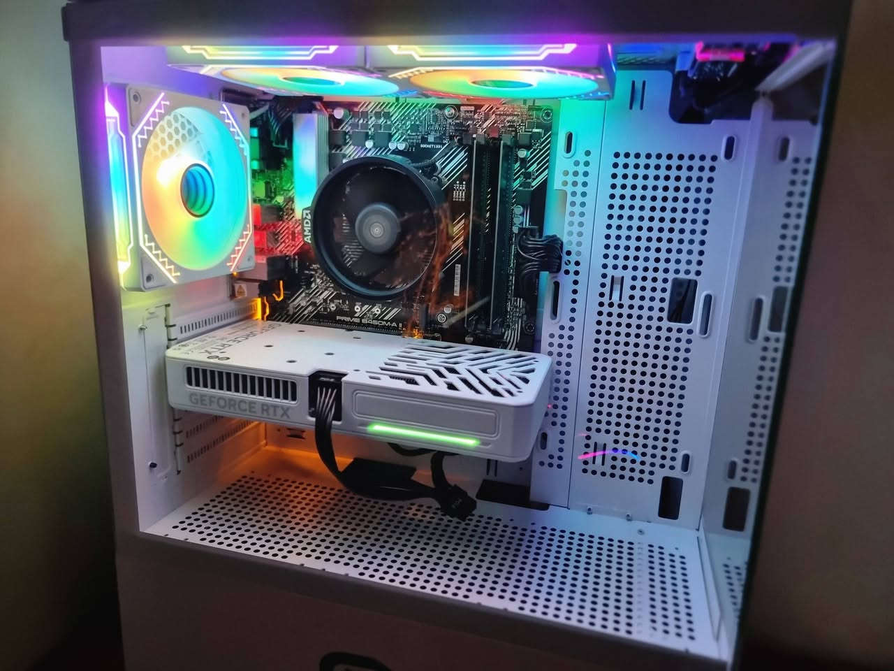 السلام عليكم للبيع
Palit. Rtx 5060ti 🔴  8gb🔴
Ryzen 5 5500 
Motherboard asus.   b450 m-a II
Ram 16 8×2.   3200hz acer
Psu 700w deepcool 
Ssd mass 512gb
Case gx21
السعر 1100


**إذا كنت صاحب هذا الإعلان وتريد حذفه لأي سبب، رجاءا أرسل رسالة إلى الدعم الفني**