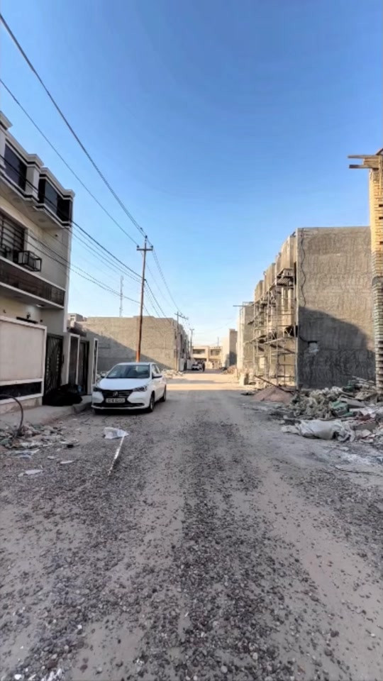 � عرض بناء منزل تسليم مفتاح 🏡 🔹 مساحة الأرض: 75 م² 🔹 السعر: 65 مليون دينار (قابل للتفاوض ضمن حدود المعقول) مواصفات المنزل: ✅ الطابق الأول: * استقبال * مطبخ * خدمات صحية * غرفة نوم ✅ الطابق الثاني: * غرفتا نوم * خدمات صحية 🔹 نوع البناء: طابوق 🔹 التشطيبات الداخلية: تشطيب تركي متكامل 🔹 التسليم: تسليم مفتاح 📞 للاستفسار والتواصل: ***********
