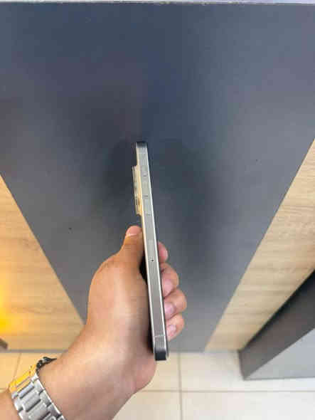 15 pro max
جهاز شخط ما بي غير مفتوح 
٢٥٦ كيكا
٨٧ بطارية 
***********
حي الخضراء بغداد
مليون و ٥٠ الف
