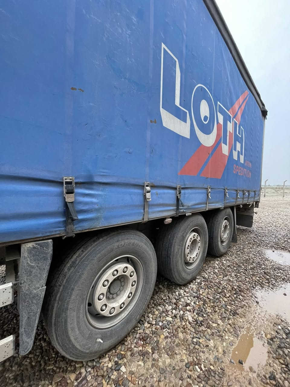 سلام عليكم عربانه للبيع اشمتز شاصي حديد جادر بدون منفيس مجموعه ساف دسك ابريك سحال رفاع الاستفسار والمعلومات الاتصال على الرقم 
***********
***********
