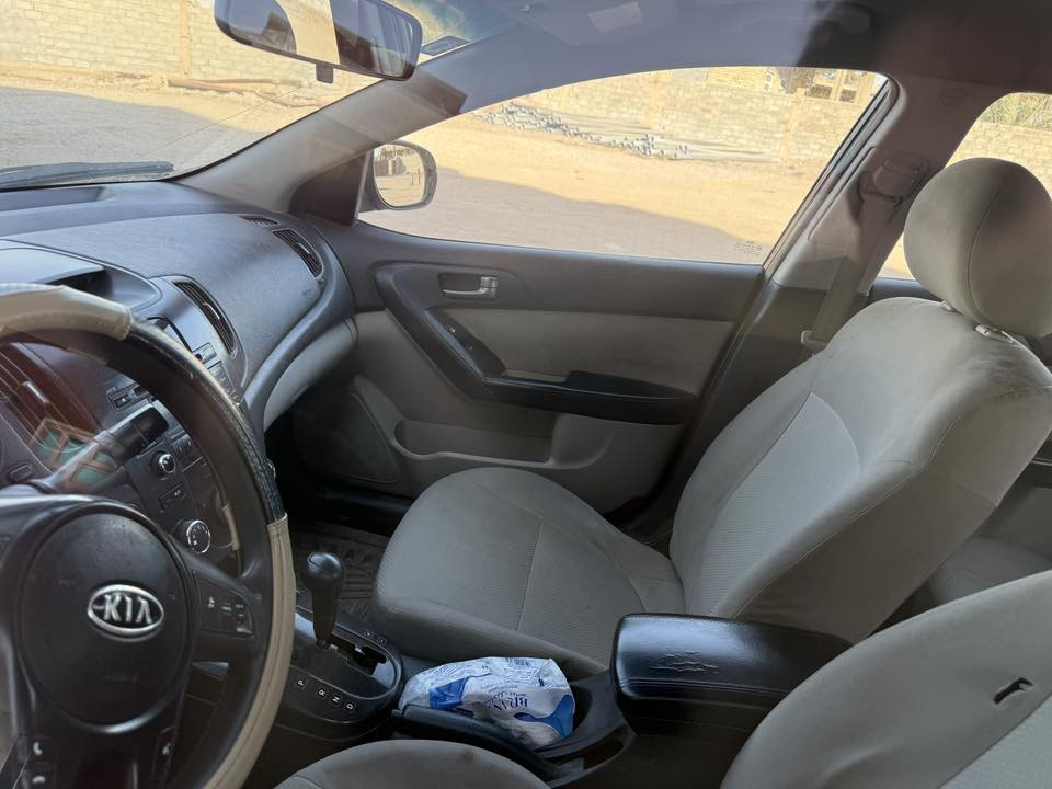 السلام عليكم فورتي 2010امريكي محرك 2000تخم تاير صدر جديد رقم انبار ***********
