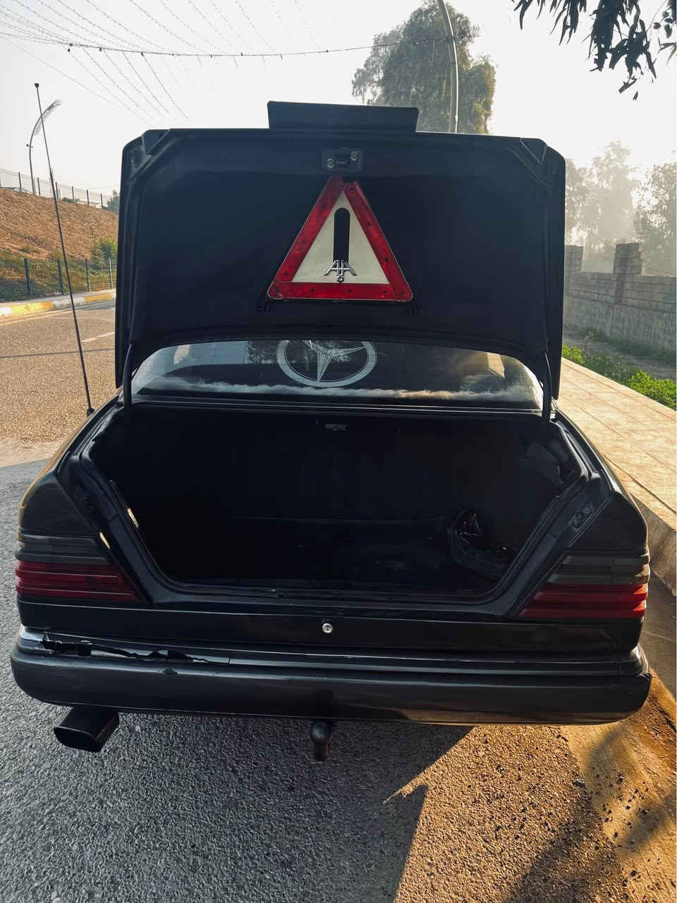 السلام عليكم الي يدور نظيف وجديد 
مارسيدس دب 300 موديل 1992
⚒️محرك وكير بلادي مو تحوير  
🛠️الضرر بدون معجون وبدون اي ضرر لا شواصي ولا لغود 
🪬صبغ عام جماليه 
✅الغرفه الداخليه دبل ايرباك مال موديل 1995
✅ما بيها نقص جاهزه للاخير 
❎رقم دهوك تحويل مباشر بدون وكاله 
⚫️تخم تايرات جدد 
❇️صندوكها مال شركة بعده 
💵السعر 62 وبيها مجال 
🏣العنوان ديالى بعقوبه المركز 
☎️*********** بعقوبة, ديالى
