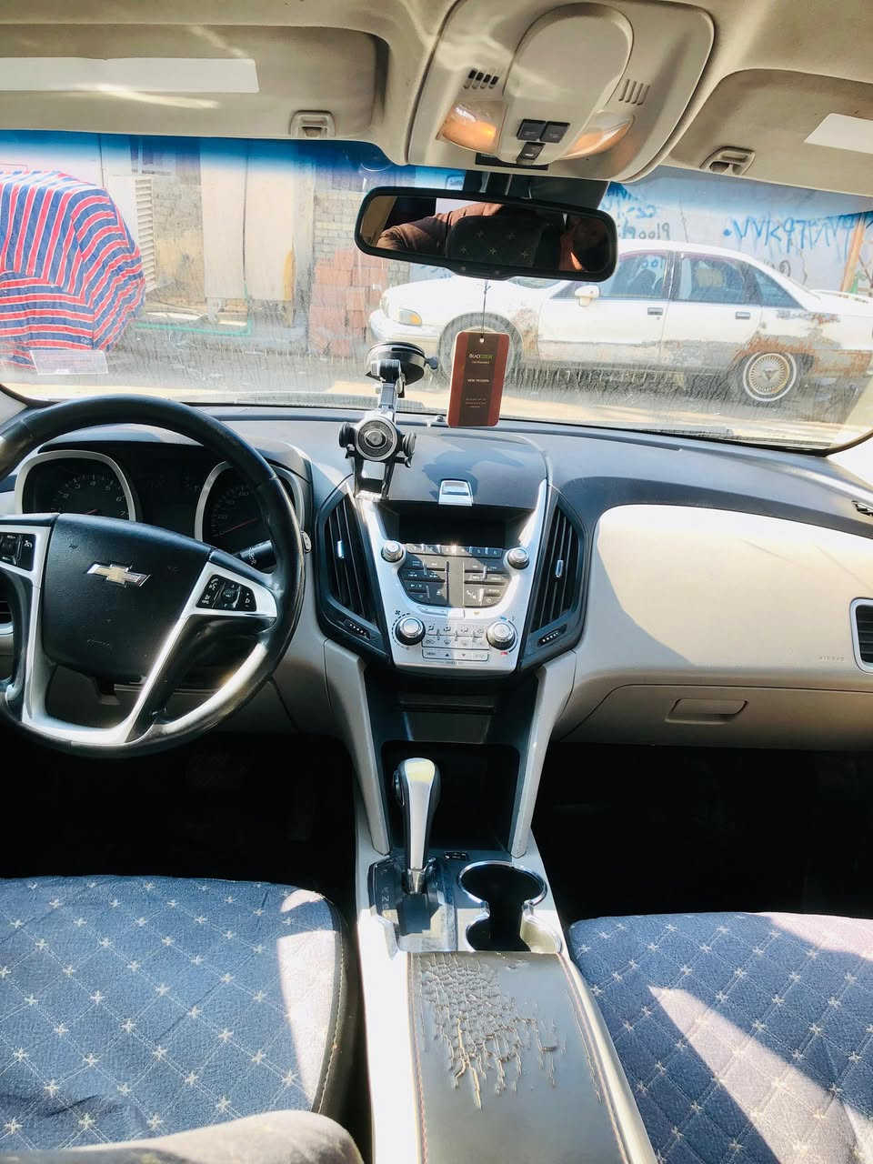 شوفرليت كوينكس 2013 
خليجي 
ماشية 200 الف محرك جديد بيها 
بيها ملاحظات 
سونارها بالصور 
رقم صلاح الدين 
تحويل نفس اليوم 
السعر 78 ورقة 
***********
