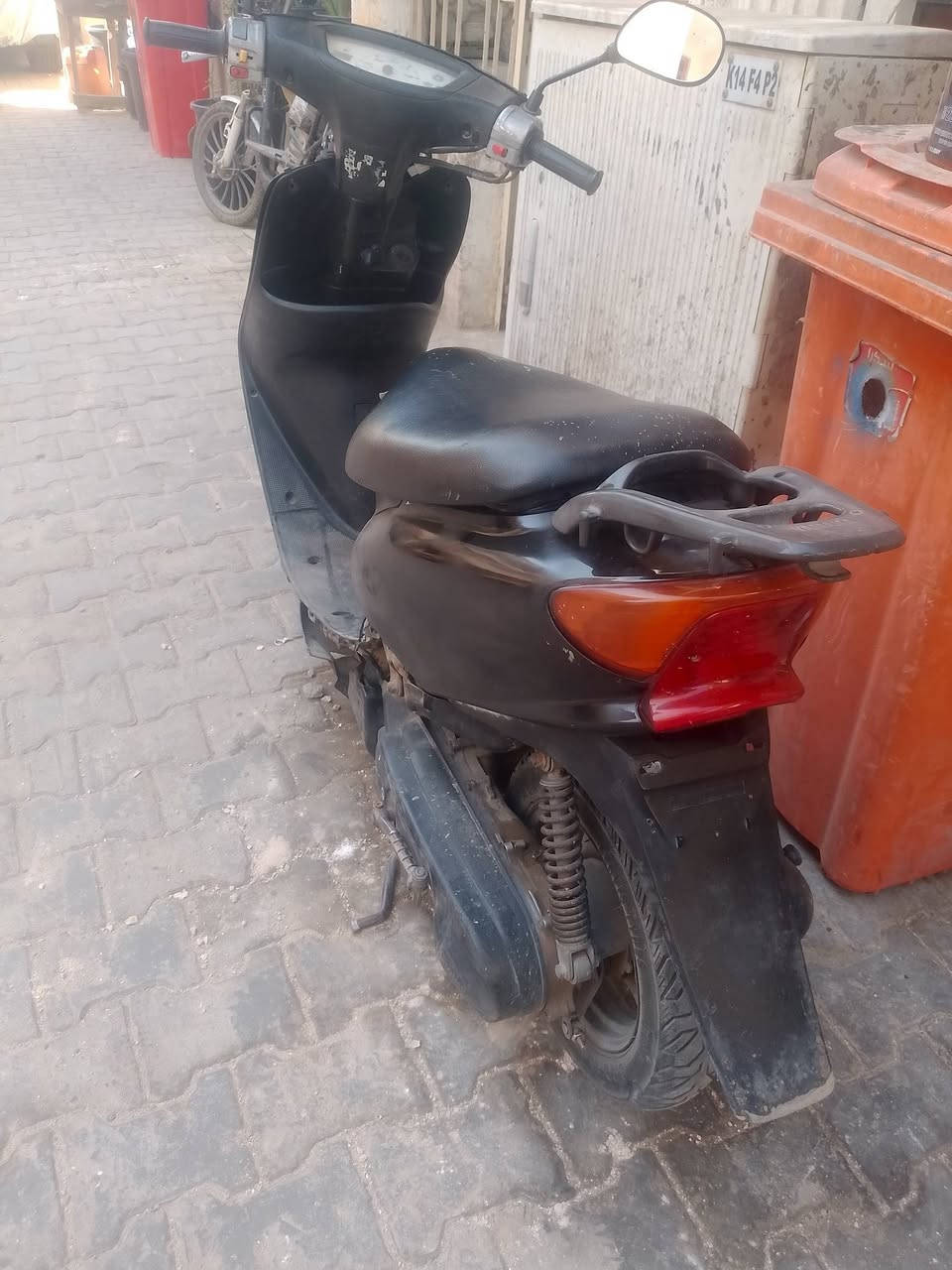 الدراجه كامله مكمله عصفوريه سرعتها 60 سعر 300 سلفو هندر شغل بس السلف الباتري قاعد السعر 300 قفل اول مراوس بدراجه 120 اللي يريد هذا رقمي *********** واتساب
