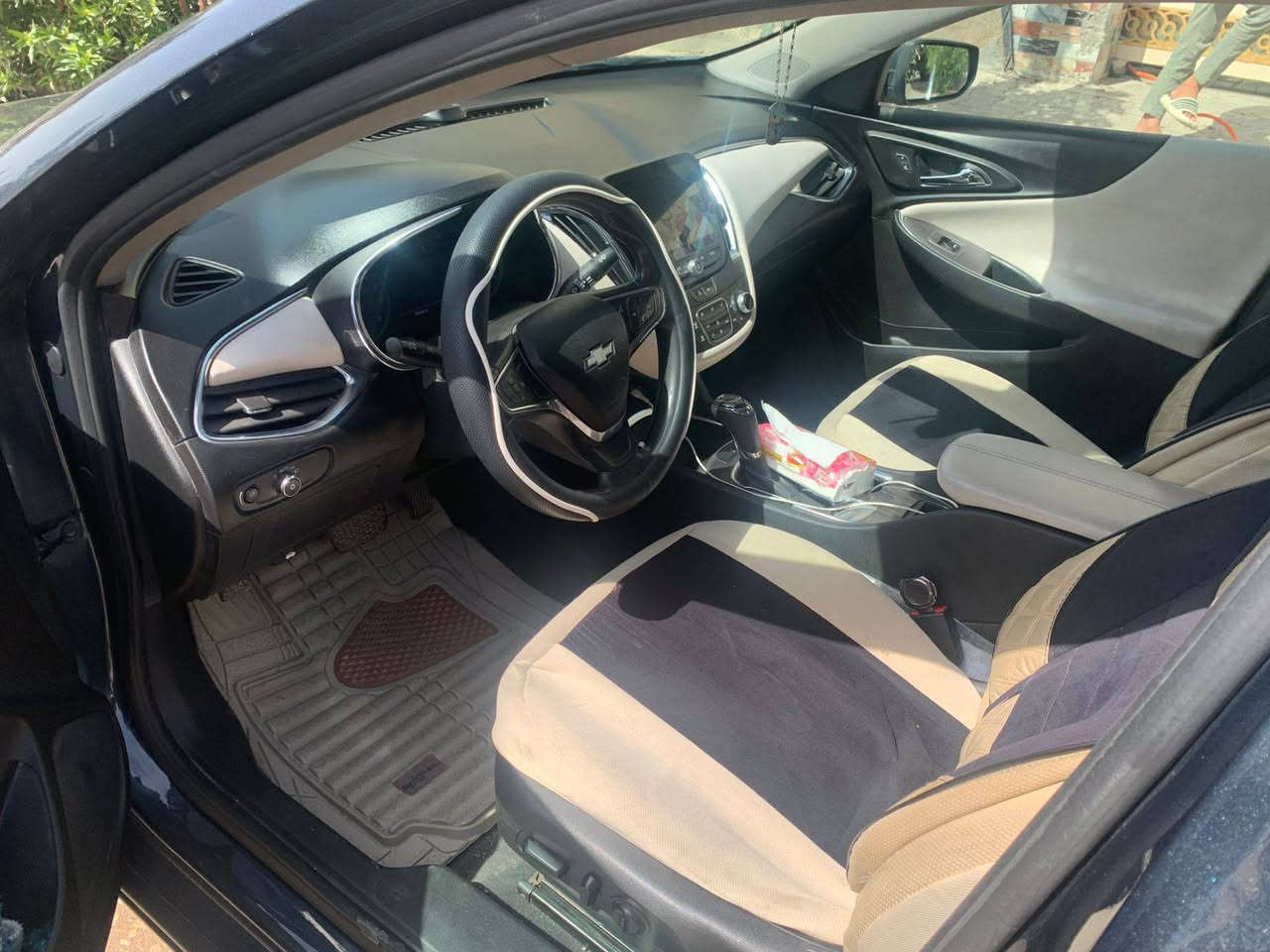 السلام عليكم للبيع او مراوس حسب القناعه ماليبو وارد امريكي حادثه جاملغ الامامي الايمن مديل 2020محرك 1500 تيربو رقم انكليزي نجف مواصفات سياره LTبصمه تشغيل عن بعد جنطه بصمه البوب بصمه لايت زنون تبريد خلفي ويل كب قفل سرعه تحكم ستيرن شاشه كامره دواره تحكم بل مري كشن كهرباء السياره مال جناي ممتعوبه السعر110بيه مجال رقم التواصل ***********...
