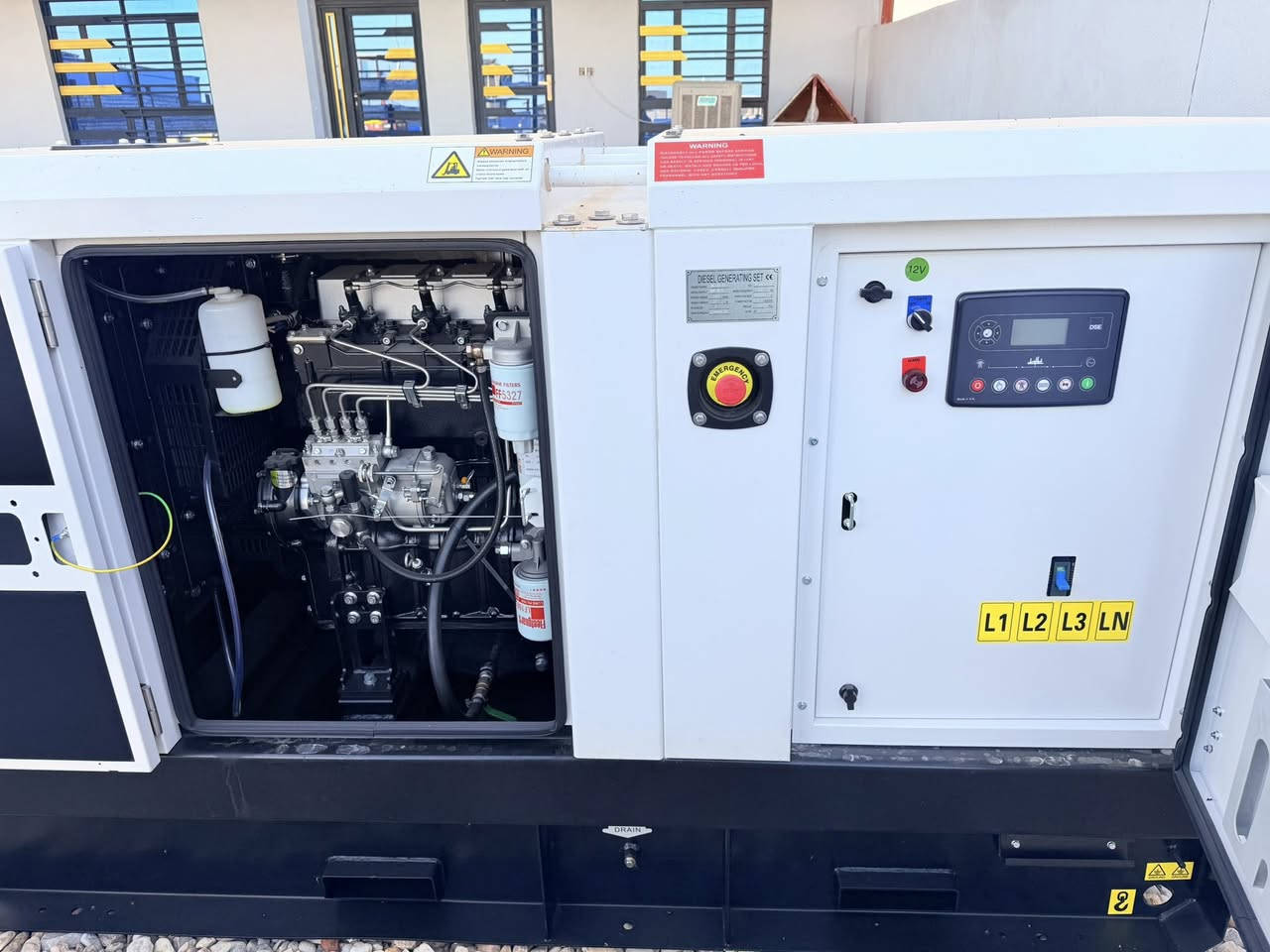 ازوزه لونكاي كاتم جديد زيرو 38 كيفي
المحرك 4 بستم التوليد ستامفورد نظام التشغيل برودكشن حديث إطفاء وتشغيل ذاتي العنوان بابل للاستفسار *********** يوجد توصيل لجميع المحافظات
