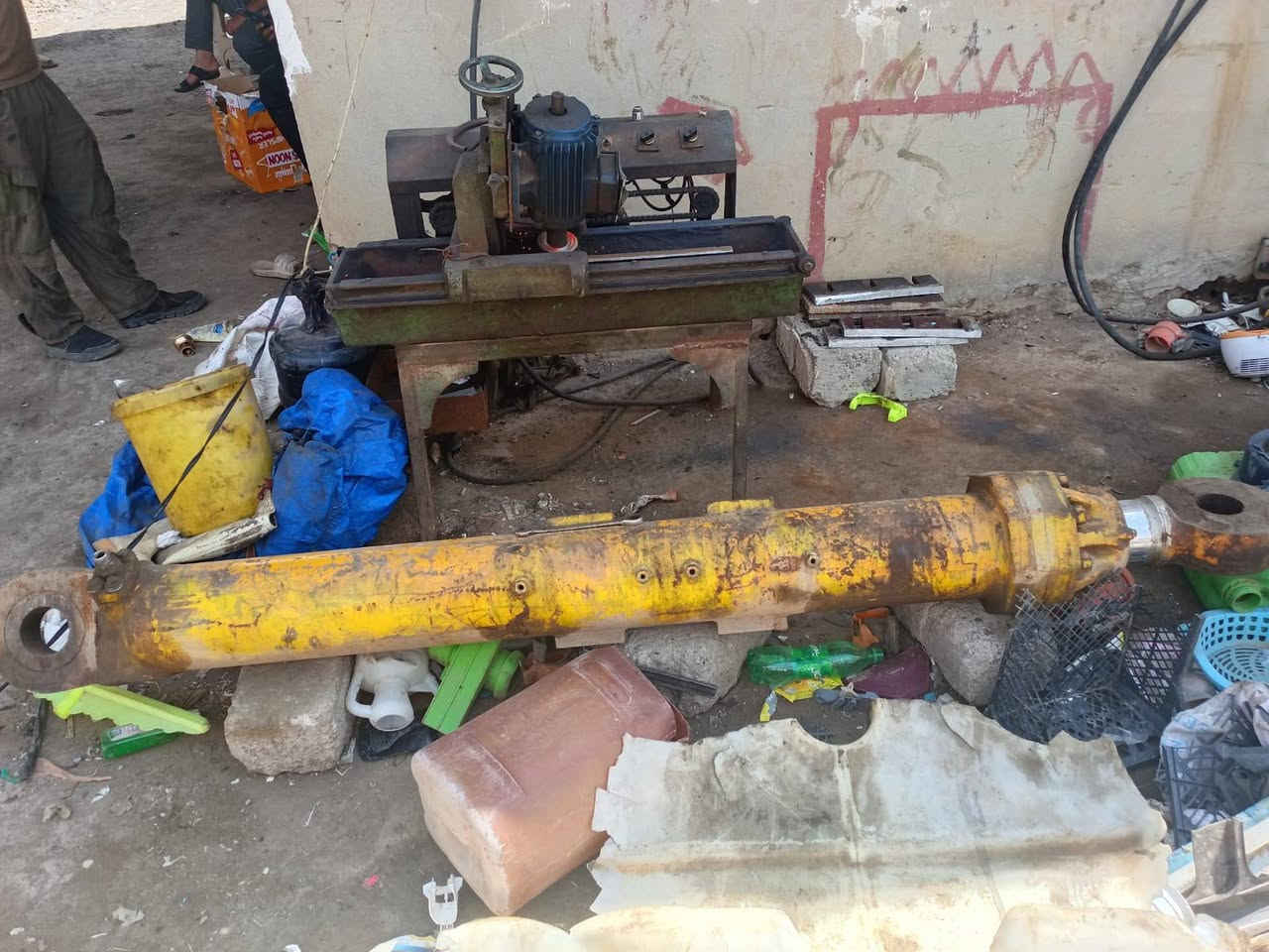 السلام عليكم  عندي جكات شوفر بامب عدد 2 صوندات 
اغراض مال شوفر
للتواصل
***********
***********
