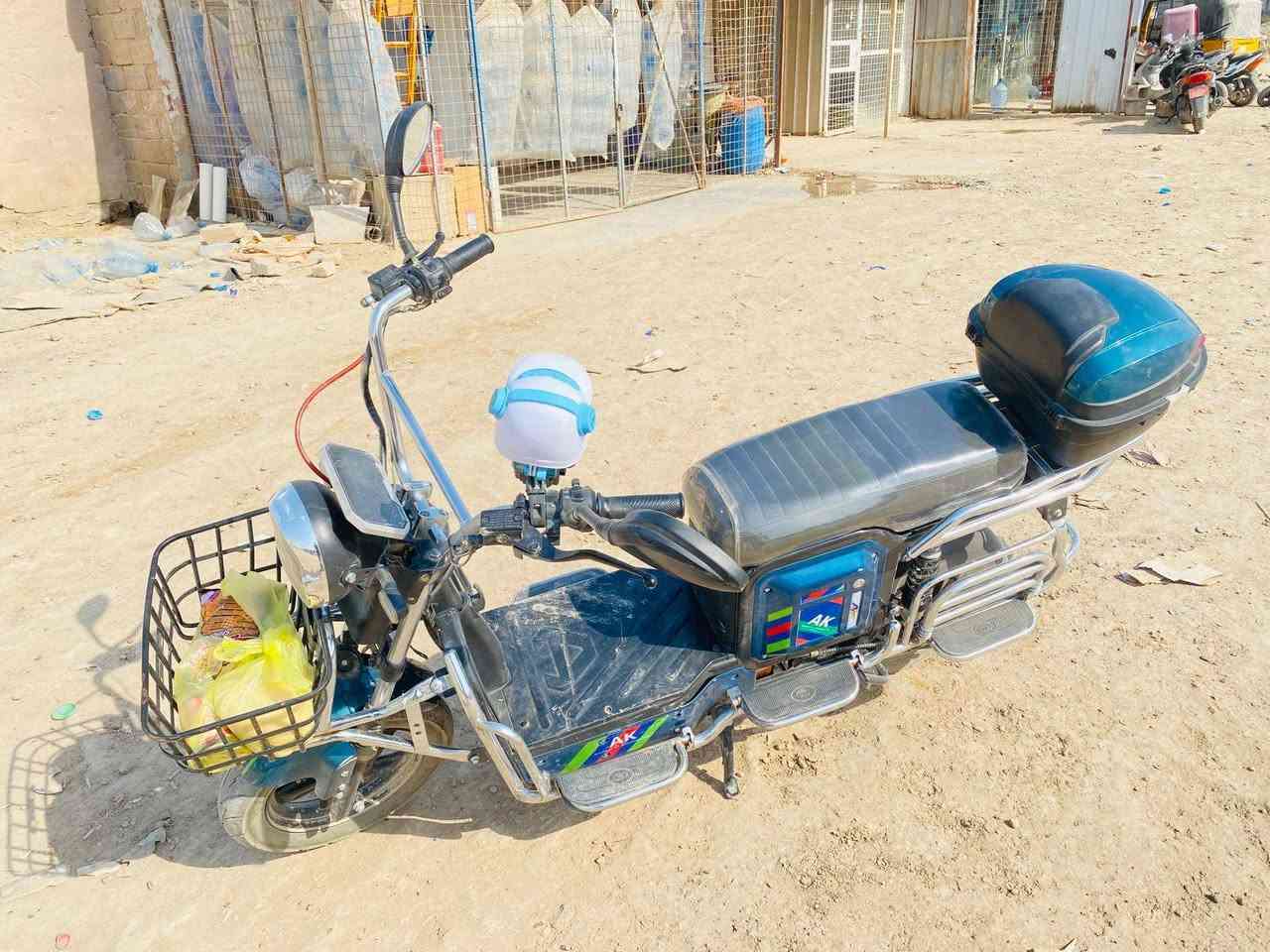 السلام عليكم دراجه للبيع بطاريات سبعه ٧ والسعر 750     ***********
