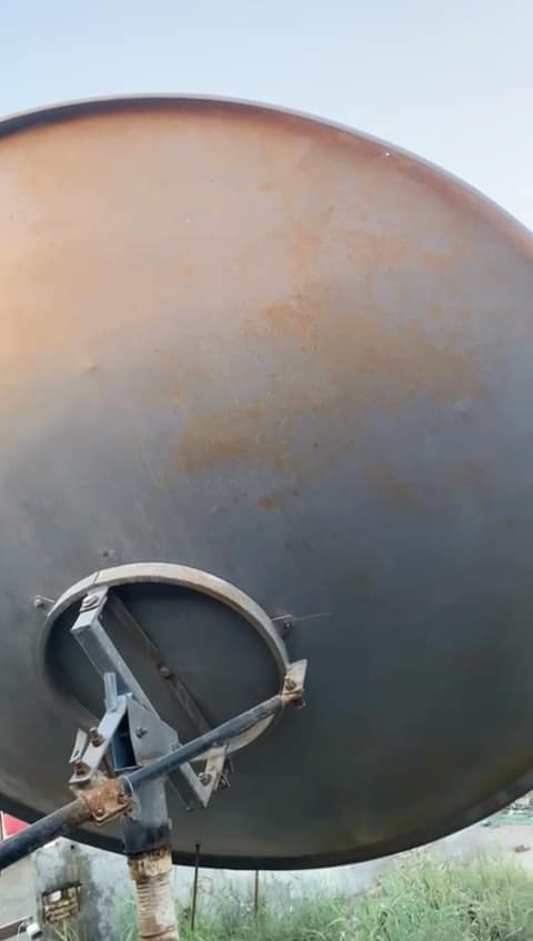 السلام عليكم طبق متحرك للبيع حجم مترين الصافي 195 العمق 28 اكرر الطبق عميق) معه قاعده معه ماطور هندر عنوان البصره رقمي خاص متواجد ع فيس السعر خاص ما كتبت السعر اهنا من وره هذولي يصقطون بلسعار اطباقهم تسعين ويعلق وانا بخدمتك احبتي


**إذا كنت صاحب هذا الإعلان وتريد حذفه لأي سبب، رجاءا أرسل رسالة إلى الدعم الفني**