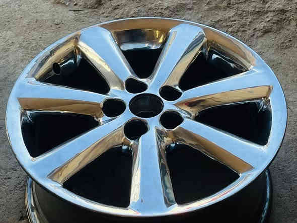 سلام علیکم 
پۆڵیش کرۆم سلیمانی
جلی ویال بزمان 
مکان سلیمانی  تریق دیرە مرور سلیمانییە 
***********
Vibar —watss app
