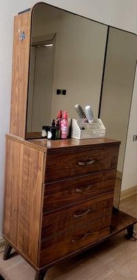 مراية رف • غرفة نوم • السليمانية