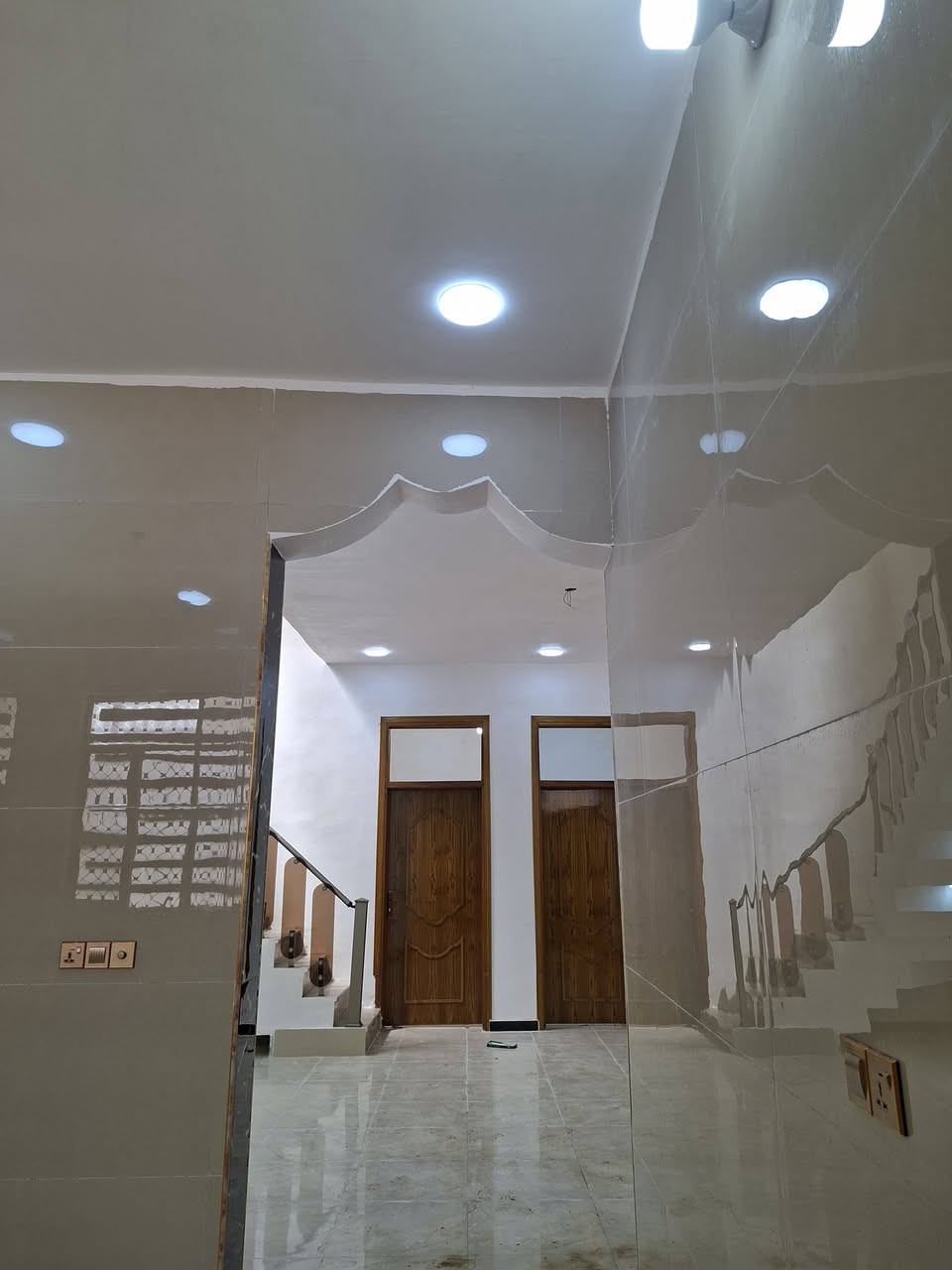 سلام عليكم خوان بيت مساحته 200 البيع مكان نهاوند لوله قرب مصطوفف بيت جديد جاهز لسكن  ***********
