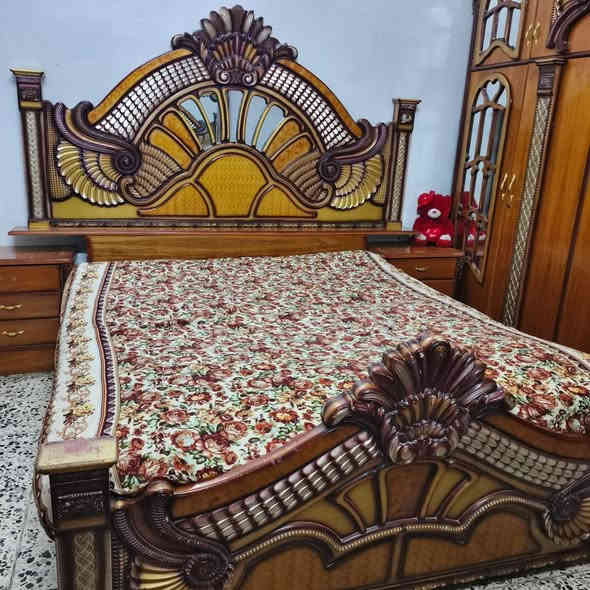 السلام عليكم اثاث مستعمل للبيع  الاستفسار على الرقم ***********
