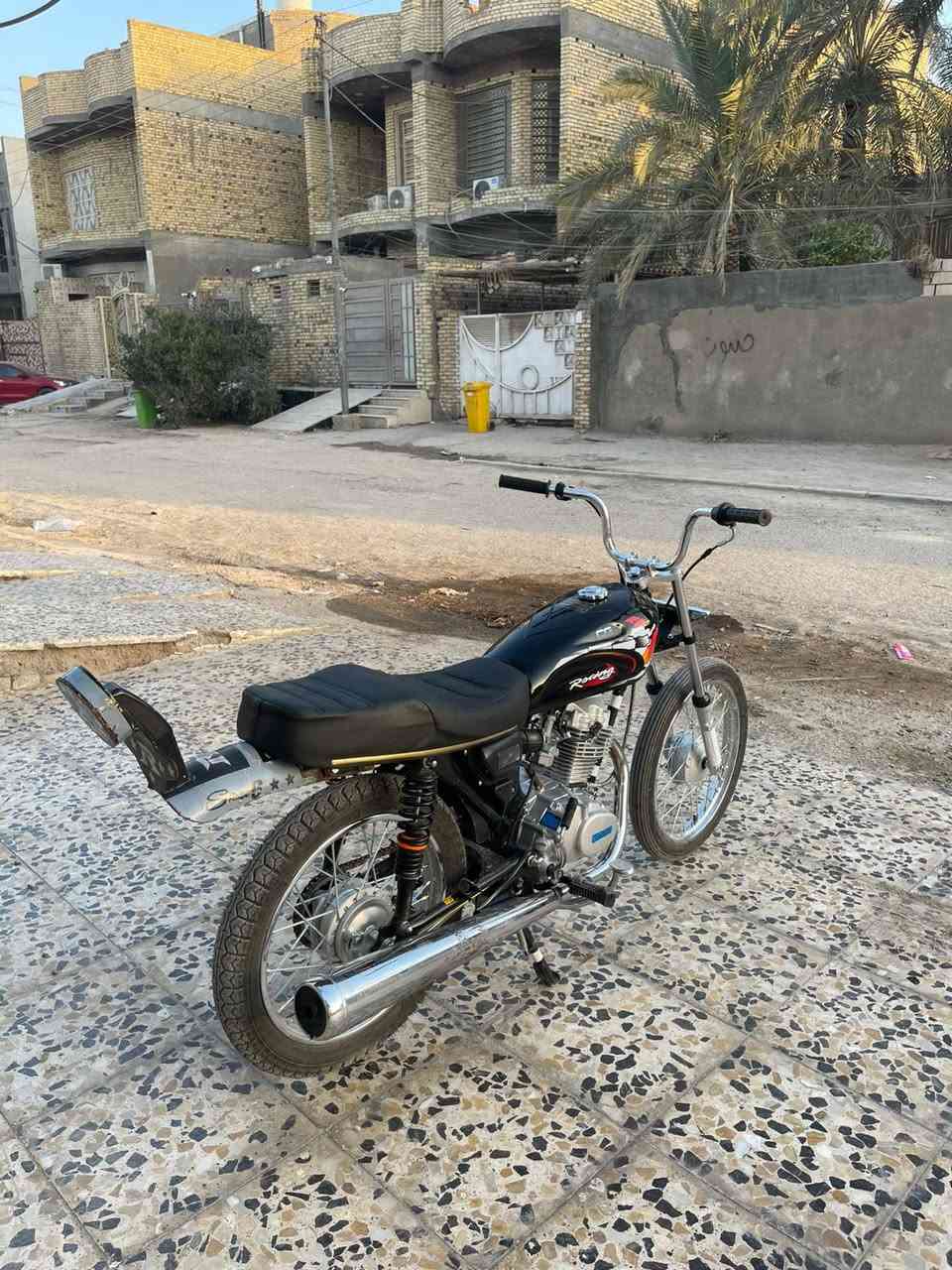 سلام عليكم لبيع نامه حربي سكنر دراجه قبل سبوع من كملت سعر خاص ***********
