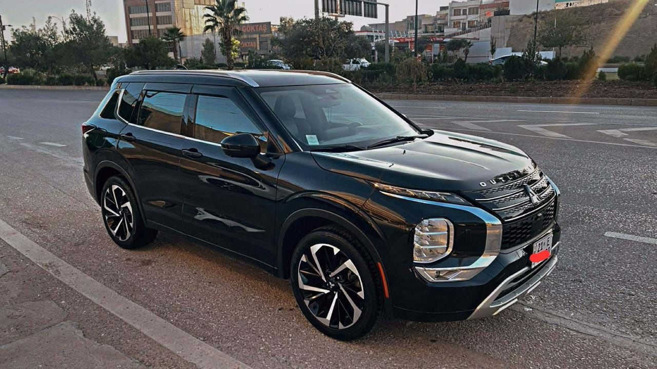 میتسوبیشی ئاوتلاندەر 2023 - مۆدێل SEL
​ئەم سەیارەیە فول فول مواسەفاتە و هەموو تایبەتمەندییە پێشکەوتووەکانی تێدایە:
ـ ​بزوێنەر: 2.5 لیتر، وارد ئەمریکی.
ـ ​دیزاینی دەرەوە: سەقف ڕەشی بیلادی، پانۆراما، لایتەکان زینۆن، ویل کڕۆم.
ـ ​ناوەوە جەڵدی ڕەشی پاقلاوەیی بیلادی.
ـ ​کوشنەکان کارەبایی و هیتەر (گەرمکەرەوە)، ـلەگەڵ سیستەمی خەزن (Memory Seat).
ـ ​7 سەرنشین (سێ ڕیز کوشن).
ـ ​تەبرید مەرکەزی و پەردەی جامە دواوەکان بە شێوەی بیلادی.
ـ ​شاشە گەورە و شاشەی بەردەم سوکان (دیجیتاڵ).
ـ ​شاشەی داتاشۆ (Head-up Display) لەسەر جامەکە.
ـ ​بارگاویکەرەوەی مۆبایل بە بێ تەل (Wireless Charger).
ـ ​5 کامێرا (سیستەمی 360 پلە: پێشەوە، دواوە و لایەکان).
ـ ​حەساسی پێشەوە و دواوە.
ـ ​ڕاداری پێشەوە و ڕاداری لایەکان (نیشانەی ئاگادارکردنەوە لەسەر ئاوێنەکان).
ـ ​سیستەمی دیاریکردنی خێرایی و کۆنترۆڵی سوکان.
ـ ​تایبەتمەندی تر: بەسمە، سندوق شفت، برێک بەسمە.
دووپارچەی بۆیاخ ...دەرگای سەکن و دوای سەکن پێش و دوای کەپسەو نوقتەی پێوە نیە 
ڕەقەم( سلیمانیە) و تا( ٢٠٣٠ )تازەیە
٥٠ هەزار ڕۆشتووە
بۆ پەیوەندی کردن:
***********
*********** بنجوين, السليمانية
