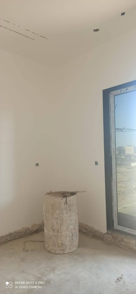 السلام عليكم خلفه لبخ ابياض وجراره وتكنيد شغل درجه اولى رقمي للتواصل واتساب واتصال ***********
