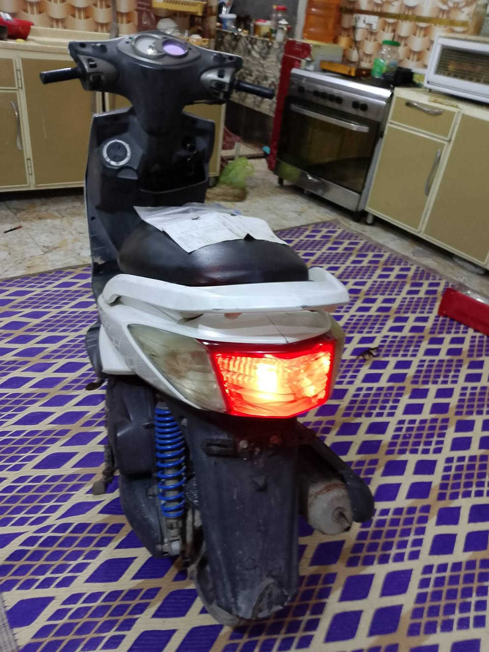 السلام عليكم شباب سكنس فحل نضيفه وجديده نص نكره تستغل مكينه ناعمه مامفوحه ابد كهرباء كله تستغل بيه اوراق باسمي مكاني زعفرانيه قفل 450 شراي اتصل واتساب مفتوح ***********
