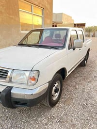 نيسان بيكم • محرك وكير جديد • ١٩٩٠