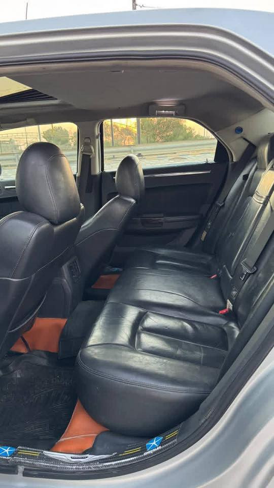 أوباما 2010 اصل ( ادوات)
متومة شمالي سنوية أصلية
فول للأخير السيارة واحد على واحد
السيارة جديدة بمعنى الكلمة 
السعر 55 مجال قليل 
للاستفسار ***********
