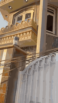 من رخصة الادمن المحترم دار في كربلاء حي التعاون 240 متر طابو صرف  ركن الطابق الارضي صاله + ستقبال + مطبخ + غرفة نوم +صحيات الطابق الثاني صاله + 3 غرف نوم +صحيات البيت كله مرمر  بناء درجه اولى السعر 700 مليون
للاتصال /***********
