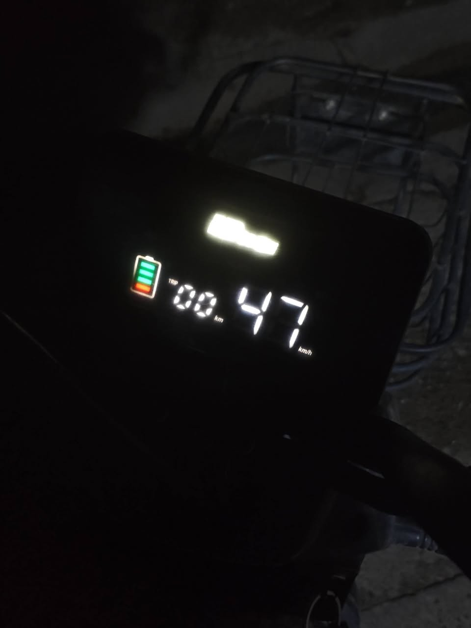 ماطور نضيف مع شاحنته الاصلية بطارياته كاملة ملاعب بيها ، سعر 200 الف وبيه مجال للطيبين 
***********
