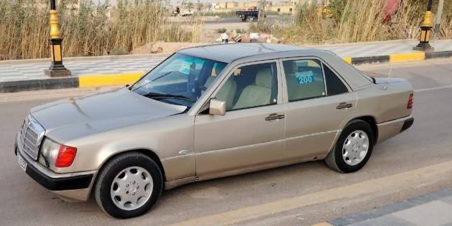 دب مارسيدس للبيع موديل 1991رقم بغداد انكليزي بأسمي حدادي مكينه مكفوله نخم تاير جدبد بأسمي مكينة VVt بيها ضررها فقط قمارة مكانه نجف 
السعر ٣٨
الرقم***********
