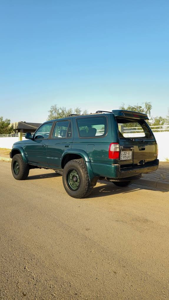 للبيع: تويوتا فور رنر (Toyota 4Runner) موديل 2000 - جيل ثالث (وارد أمريكي) 4x4

السلام عليكم أخوان، للبيع وحش الدروب:

المواصفات:

*محرك 6 سلندر گير أوتوماتيك 3.4L V6 (5VZ-FE).

*كل الدكم شغالة. الجامات كلها كهرباء وشغالة، وحتى جامه الصندوق الخلفي تنزل وتصعد ع الدكمة طبيعي. ابواب قفل مركزي مع ريموت كونترول.

*تدفئة و تبريد.

*مزودة بدعامية أمامية حديد ثقيلة. ويلات بلاك راينو (Black Rhino wheels) أصلية، وتايرات خشنة جاهزة للطرق الوعرة.

 *الكشنات والأرضية كلها مجددة و نظيفة. الصندوق الخلفي واسع كلش، والسبير بمكانه الأصلي جوة الصندوق.

 **ملاحظة** 
السيارة يجي وياها دواسات جانبية بلادية، وموجود وياها أيضاً دعاميتها الأصلية بلادي.

فتحة السقف (السلايد) مسدودة تماماً.

*السيارة مابيها خايس ومصبوغة عام بالكامل (مو صبغ الشركة)

بدي السيارة بيها عيوب بسيطة، بس السقف و والبونيد بيها معجون.

السيارة سنوية ورقم أربيل.

العنوان: كركوك 📍 

الشراي الجاد يتفضل الاتصال/واتساب مباشرة على الرقم:

*********** كركوك, العراق
