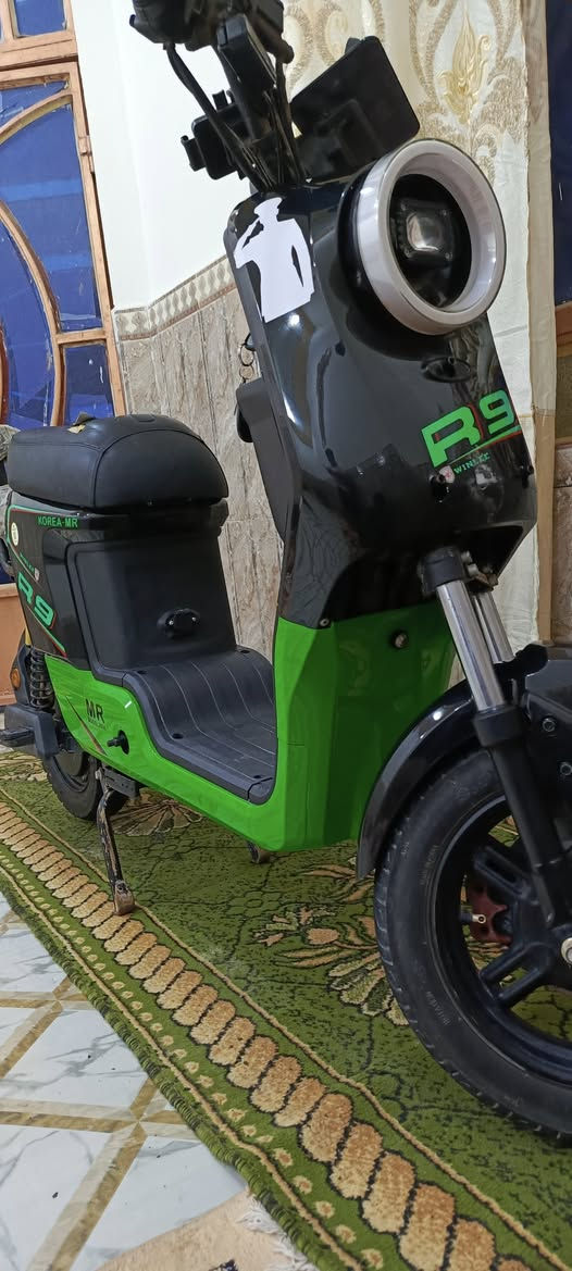 دراجه R9 موديل 24 نضيفه ع ايدي ما ناقصه شي 
ملاحظه بطاريته نص عمر..... 22 امبير
سعر 350 وبيه مجال 
مكاني البصره ـالزبير 
رقمي ***********
