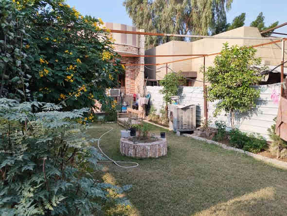 السلام عليكم
ارض مساحتها نص دونم وبيها بيت
مساحة البيت مع الكراج و الحديقة 330 متر
البيت صاير اول شي علشارع و الارض ورا واكو شارع من ضمن الارض بجانب البيت ( موضحها بلصور) 
موقع البيت البوعيثة قريب على المستوصف الجديد وقريب على البيطرة
الارض كلها عقد زراعي على قانون 117
الطابق الارضي يتكون من غرفة و استقبال وصالة ومطبخ وصحيات
والطابق الفوك بي 3 غرف وصحيات وسطح

متواجد على الخاص
 ومتواجد على الرقم هذا  ***********
وبي واتساب هم اذا تريد اي تفاصيل ثانية او تريد ادزلك الموقع هم تواصل وياي
