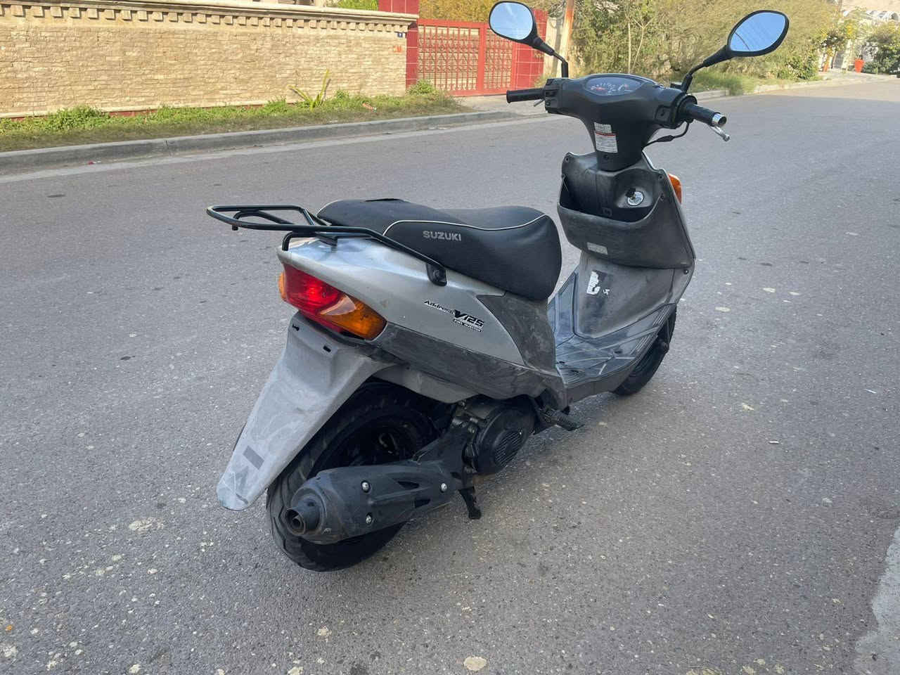 مكلف بالنشر
الدراجة ملحة بعدهة بلادية مامفتوحة كفالة كلشي شغال بيهة دراجة جديدة سلف هندر كهربائيات كيجات كلشي شغال،، بيهة فقط بريك خلفي ضعيف
رايدهة ب٤٥٠ ومجال بسيط ومكاني بغداد المنصور
***********
