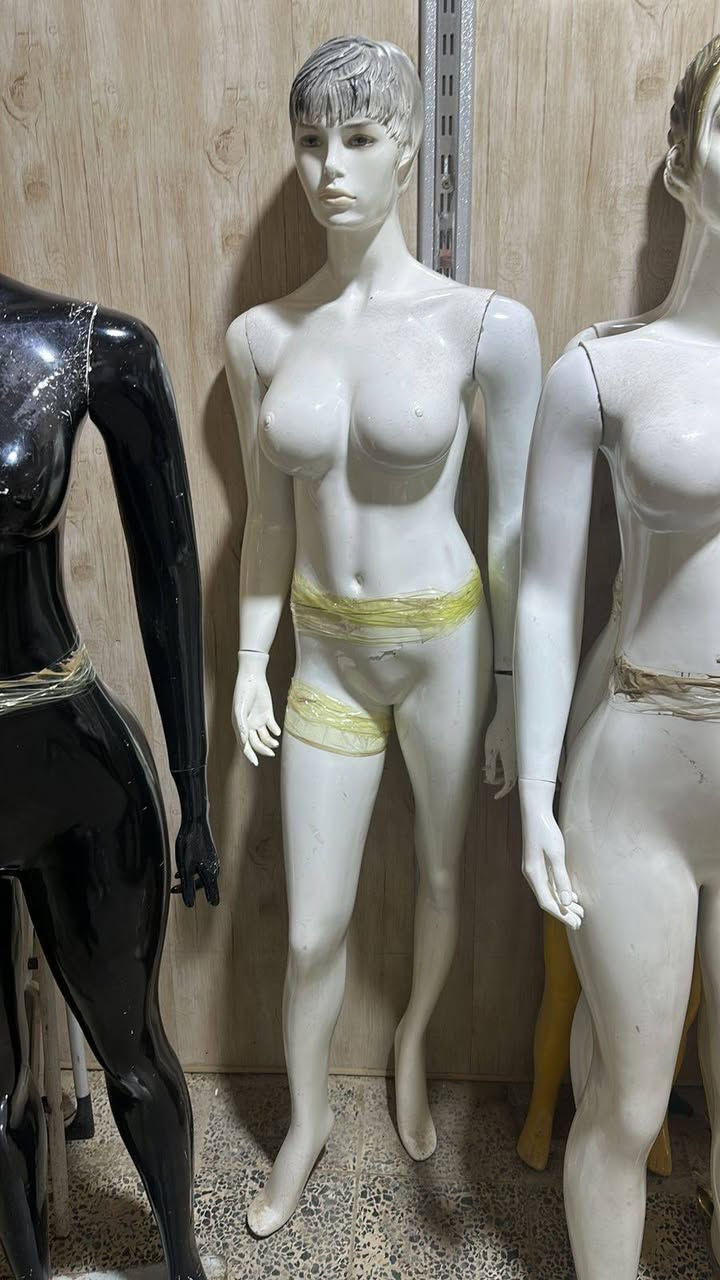 العاب مال ملابس لبيع
سعراً قطعه مناسب
خمسين وبيه مجال
***********
