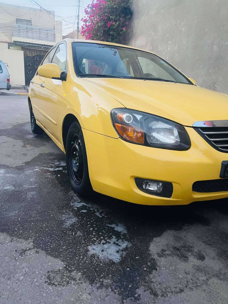 سلام عليكم سبكترا مديل 9 مكينه 2000 دوش مكفوله حداديه تخم تاير شاشه معيوده صبغه جديده سنويه لل27 مشروع وطني كير محرك فول داخل ابيض غرفه نضيفه زوج تايرات جديد وسبير جديد عنوان كربلاء ***********
