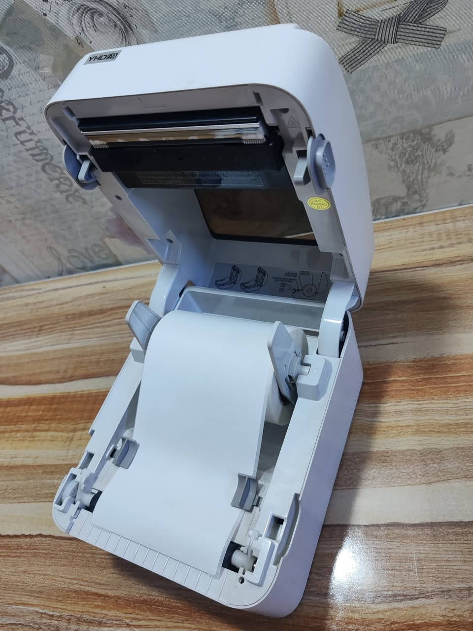 طابعة حرارية بلوتوث قياس 4 انج
● لا حاجة للحبر أو مسحوق الحبر أو الشريط.
● متوافق مع جميع أنواع الملصقات الحرارية القابلة للطي والملصقات الملفوفة.
● يتميز بهيكل موفر للمساحة مع الاحتفاظ بحاوية كبيرة لتحميل الورق.
● طابعة ملصقات الشحن تدعم USB/ USB+Bluetooth (LAN/Wifi اختياري).
● ذاكرة فلاش 8 ميجابايت، ذاكرة SDRAM 8 ميجابايت، رأس طباعة عالي الجودة، دقة 203 نقطة في البوصة.
● طابعة ملصقات بسرعة عالية تبلغ 152 متر/ثانية، وضوضاء منخفضة، وطباعة واضحة.
● مناسب للملصقات الحرارية المباشرة من 26 إلى 116 مم، ويدعم الورق المتواصل، وورق الملصقات، والورق القابل للطي، وورق العلامات.
● يدعم أجهزة الكمبيوتر التي تعمل بنظام التشغيل Windows 7/8/10/XP و Mac OS المزودة بمنفذ USB،
 
للمراسلة واتساب ***********
