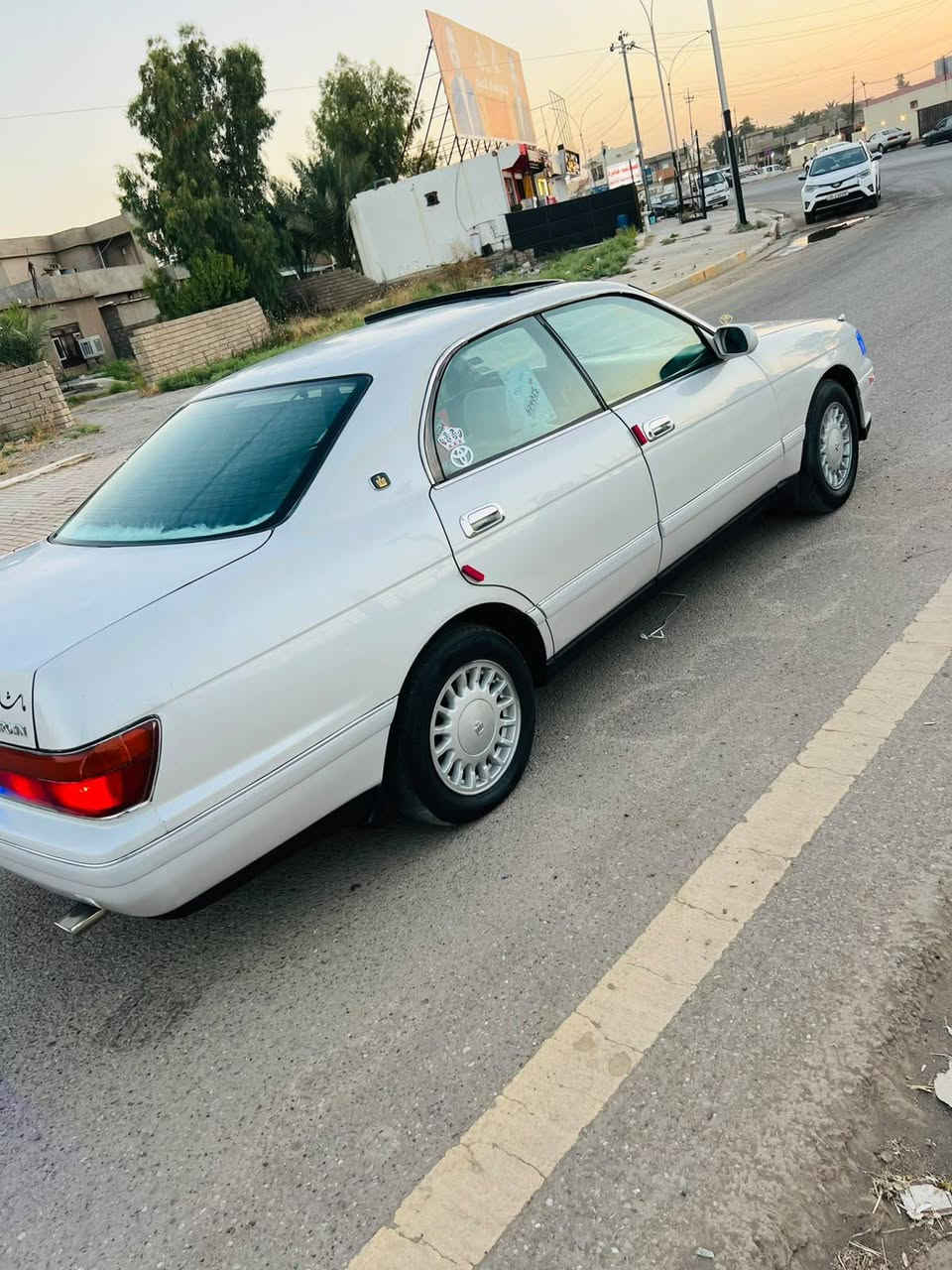 ‏بطة موديل 94 رقم كركوك إنجليزي سنوية ال29 كيرو محرك شرط مكفوله من الكص والظربه بيه قطيتين رش بدون داخل السياره جديده. علا وظع الشركه صدر وتخم تايرات مابيه نغص برغي السعر 62 بيه مجال مكان السياره الشركاط الشراي يتصل *********** المو شراي لاتصل
