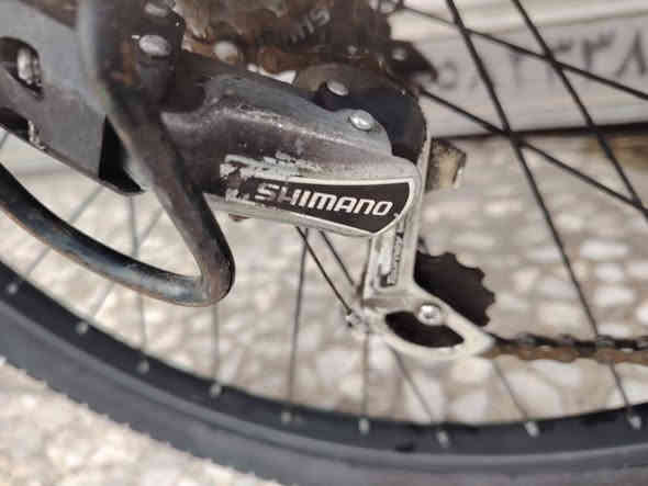 السلام عليكم ورحمة الله وبركاته 
بيسكل بناتي حجم 27 تاير عريض أوزان 
باله ياباني النضافه فول   
ماركه ( NEOSAGE)
السعر ( 160 الف) 
 سيبايه عضم اصلي 
موديل حديث ٢٠٢٠ 
 كير ٦ نمر شيمانو شغال 
 بايدرات باله عكرب شيمانو 
لون ميمز سمائي  مختم 
تاير عريض أوزان يتحمل وزن 
كشن طبي اصلي أوزان 
فول موصفات قطعه نضيفه 
عنوان المحل بغداد شارع الفلاح 
هاتف ***********
الاستفسار واتساب
