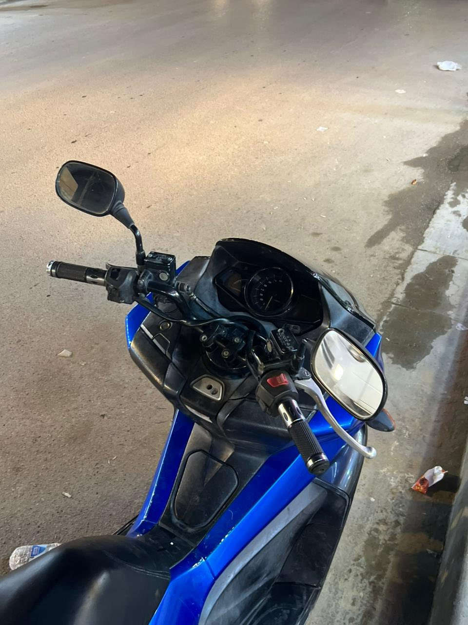 سلام عليكم دراجه هونده فاز  لبيع  مكفوله كفاله عامه والدراجه شلعه ومعدل واوراق اصوليه  السعر ١٦وبيه مجال العنوان بغداد الدوره غير متواجد عل فيس بس رقم ***********
