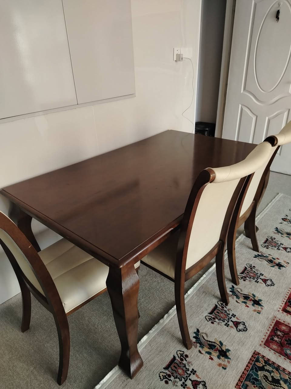 كعدة عربية الدوشك اثنين المخاديد اربعة كبار مع اثنين صغار مع الاسفنج للبيع.. ميز طعام خشب ماليزي مع ثلاث كراسي   للبيع


**إذا كنت صاحب هذا الإعلان وتريد حذفه لأي سبب، رجاءا أرسل رسالة إلى الدعم الفني**