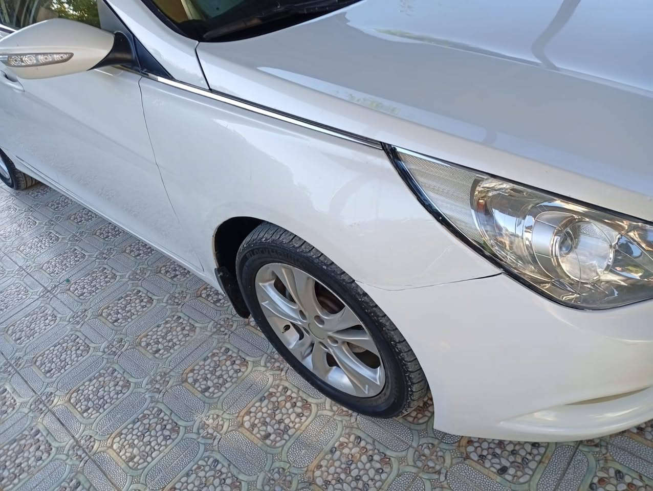 السلام عليكم اعضاء الكروب سوناتا خليجي موديل 2011 محرك 2400 دوش تخم تاير جديد حداديه جديده تحويل ثاني يوم السياره بيها خشونه بلمحرك اثر تأخير دهن السياره احله من الصوره مكان السياره صلاح الدين قضاء بلد مكلف بلنشر وهذا رقم صاحب السياره ***********
