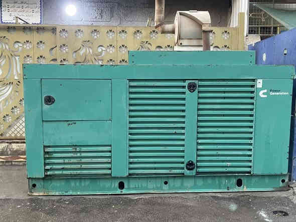 مولدة كمنز 250كيفي 
مكاني بغداد السعر مناسب للاتصال ***********
